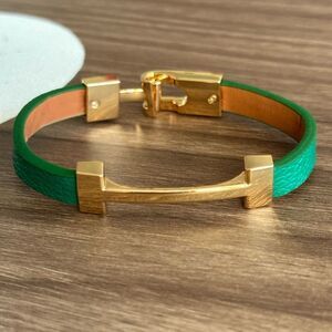 Green leather Bracelet Q707